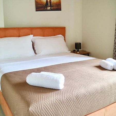 Crown Deluxe Apartments Саранде Екстериор снимка