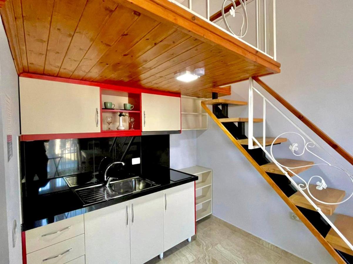 Crown Deluxe Apartments Саранде Екстериор снимка
