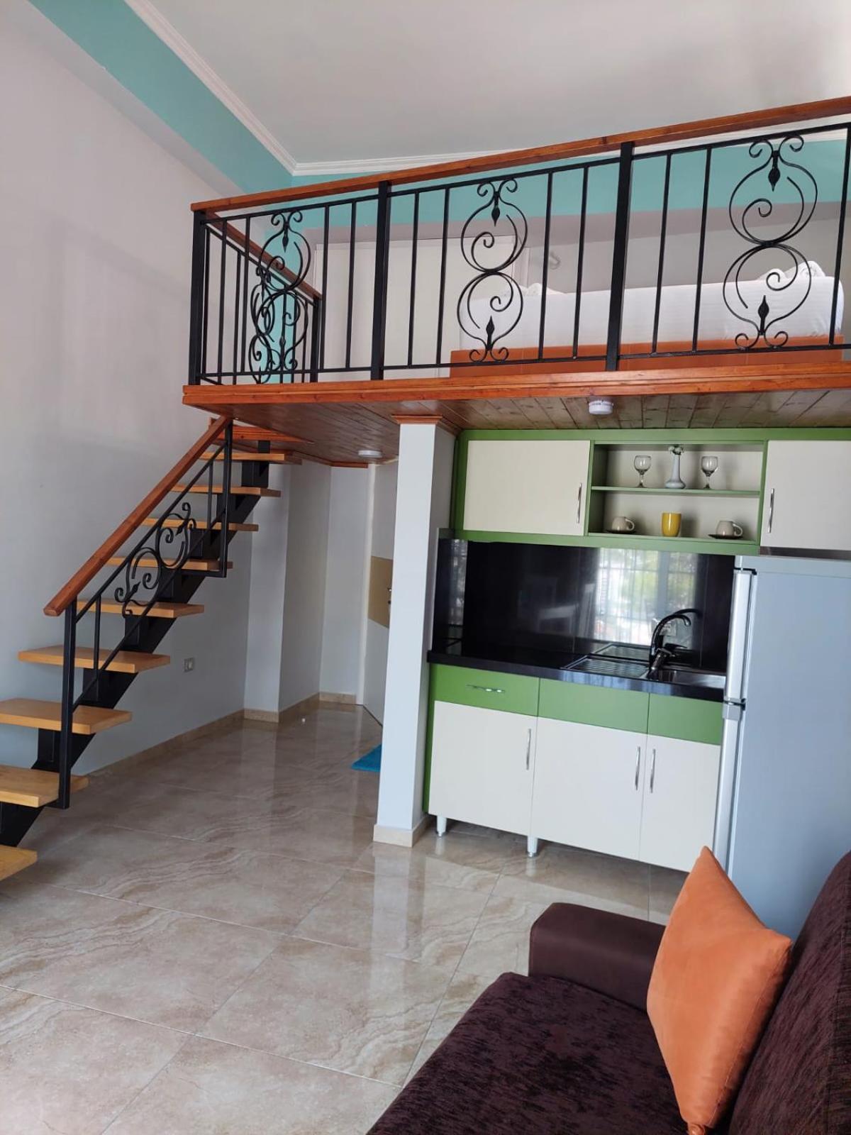 Crown Deluxe Apartments Саранде Екстериор снимка
