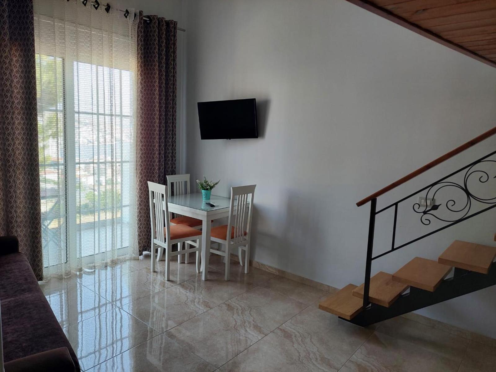 Crown Deluxe Apartments Саранде Екстериор снимка