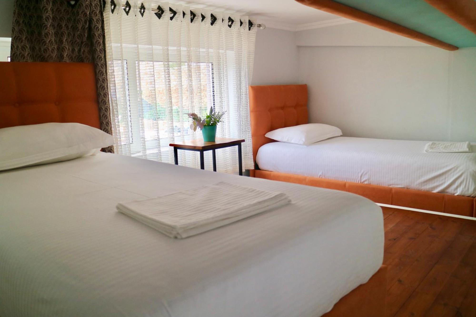 Crown Deluxe Apartments Саранде Екстериор снимка