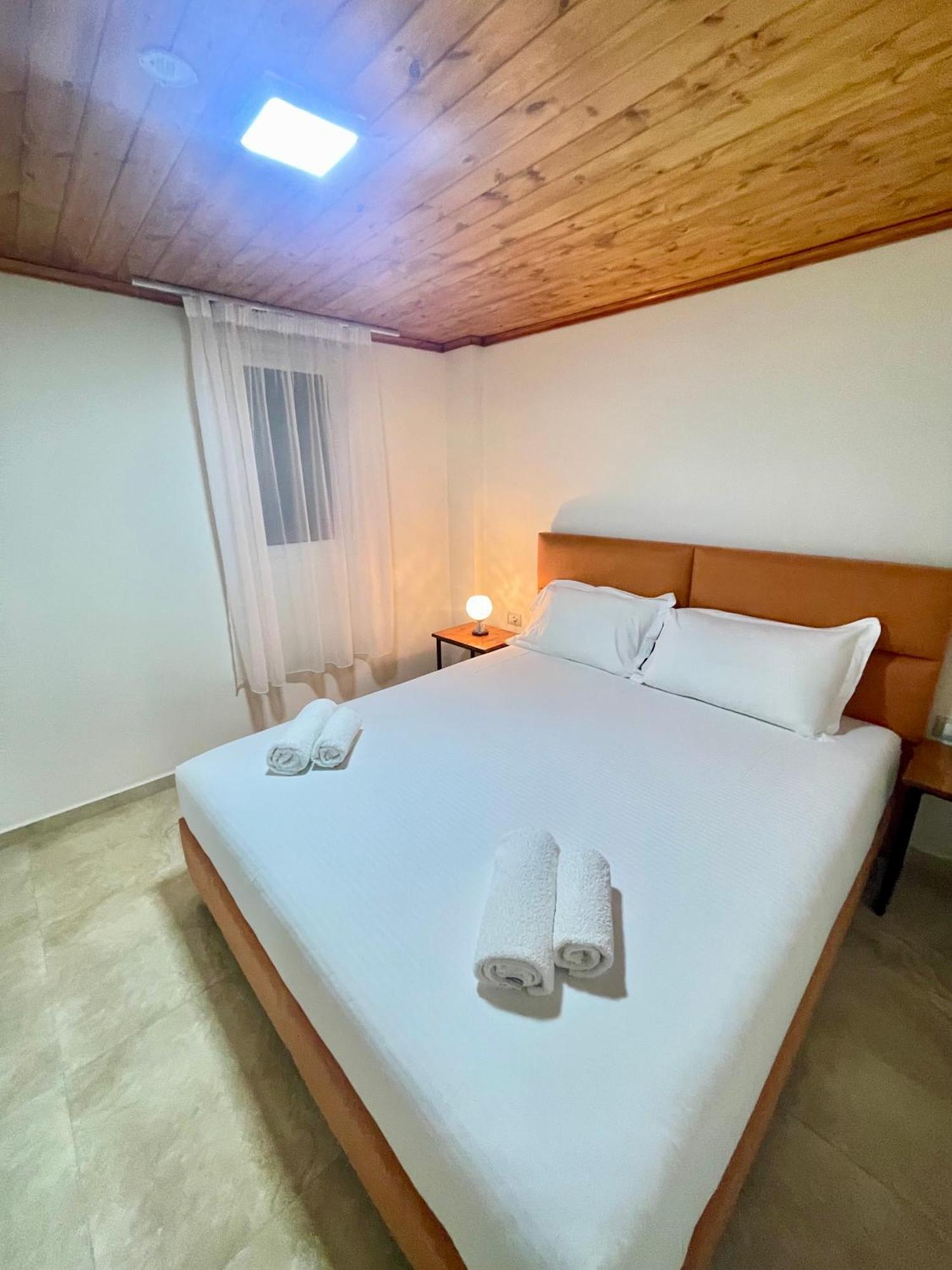 Crown Deluxe Apartments Саранде Екстериор снимка