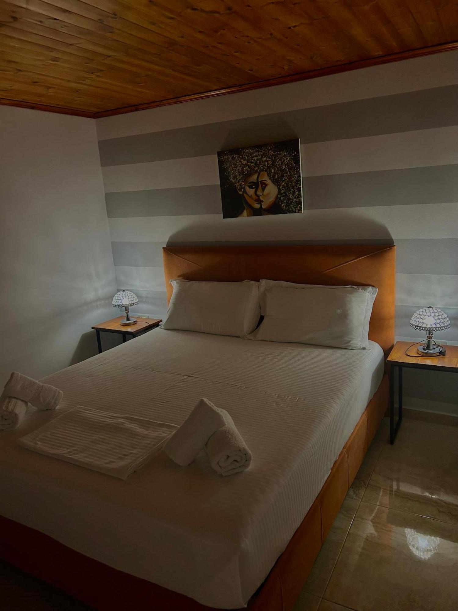 Crown Deluxe Apartments Саранде Екстериор снимка