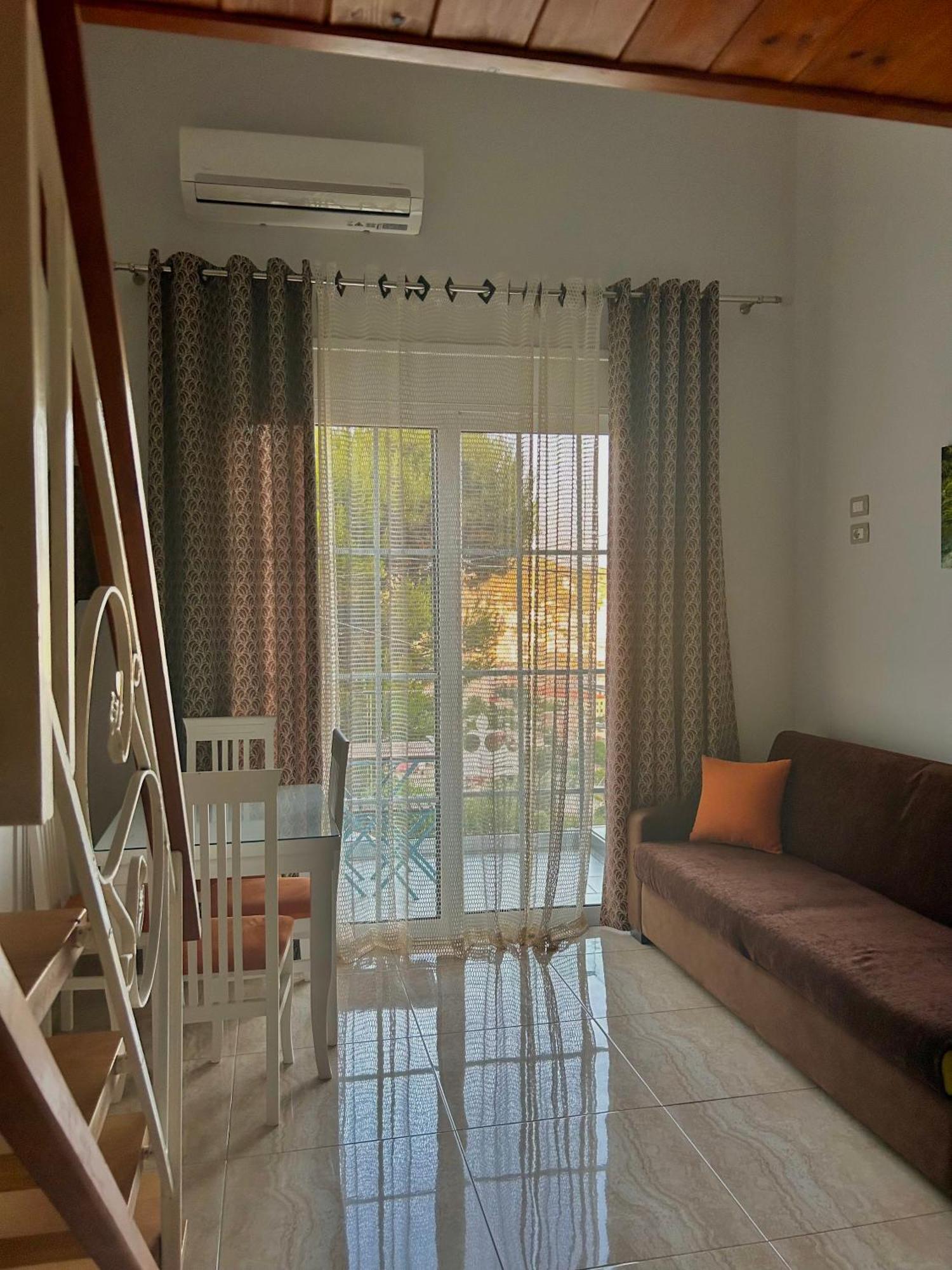 Crown Deluxe Apartments Саранде Екстериор снимка