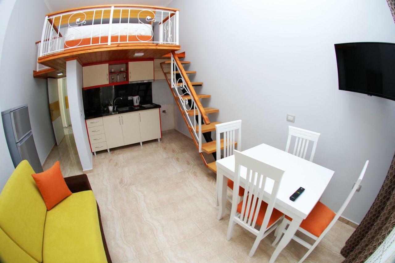 Crown Deluxe Apartments Саранде Екстериор снимка